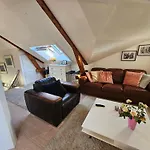 Xtremely Central Penthouse 2 Story, 3 Bdr Apartment, 104 M2